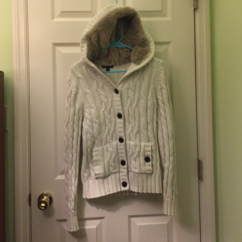 COPY - Gap button up sweater!